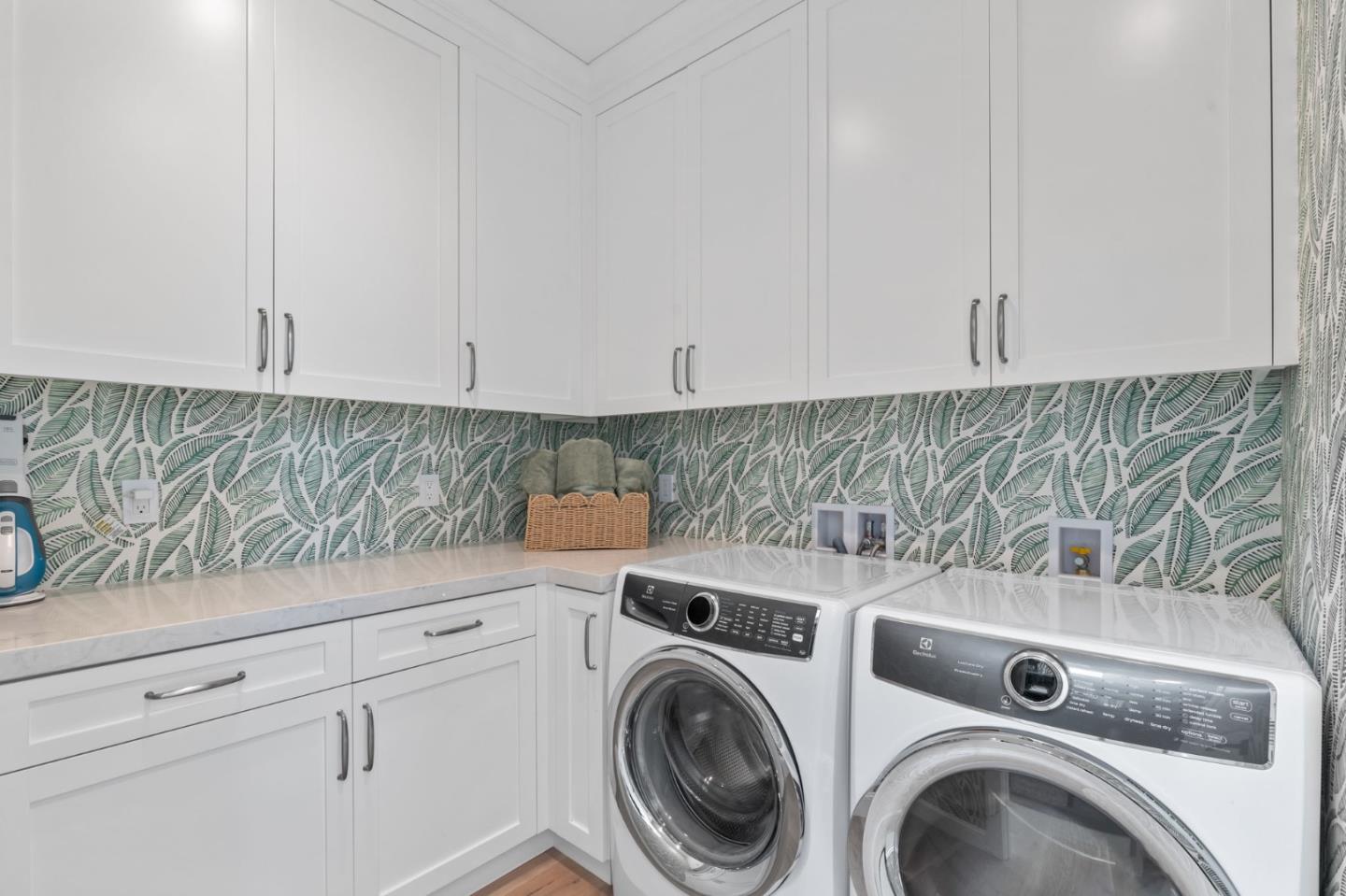 Detail Gallery Image 20 of 27 For 378 Felton Dr, Menlo Park,  CA 94025 - 4 Beds | 3 Baths
