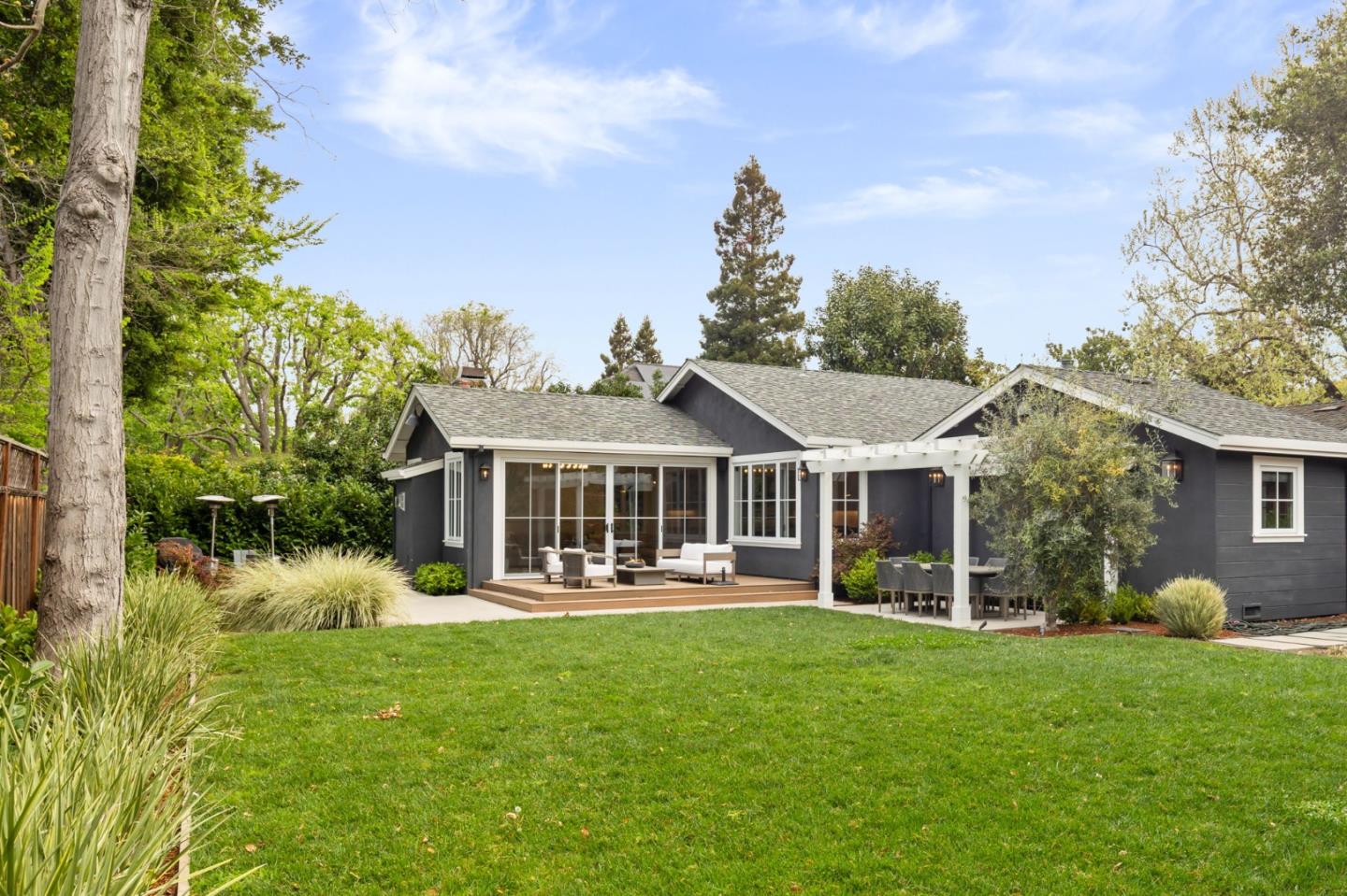 Detail Gallery Image 23 of 27 For 378 Felton Dr, Menlo Park,  CA 94025 - 4 Beds | 3 Baths