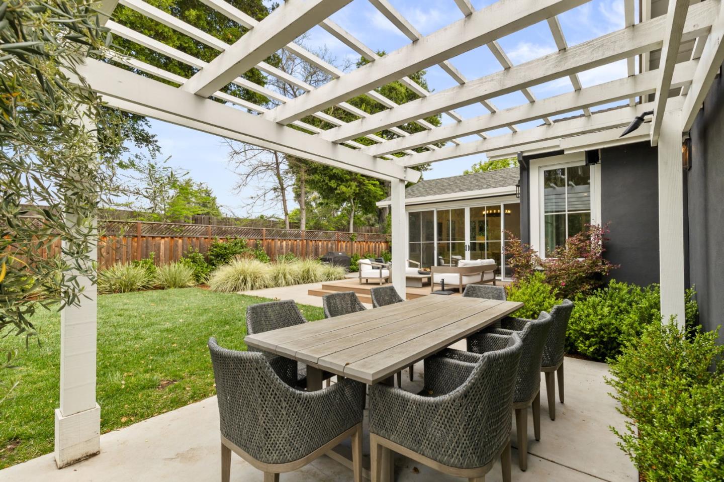 Detail Gallery Image 24 of 27 For 378 Felton Dr, Menlo Park,  CA 94025 - 4 Beds | 3 Baths