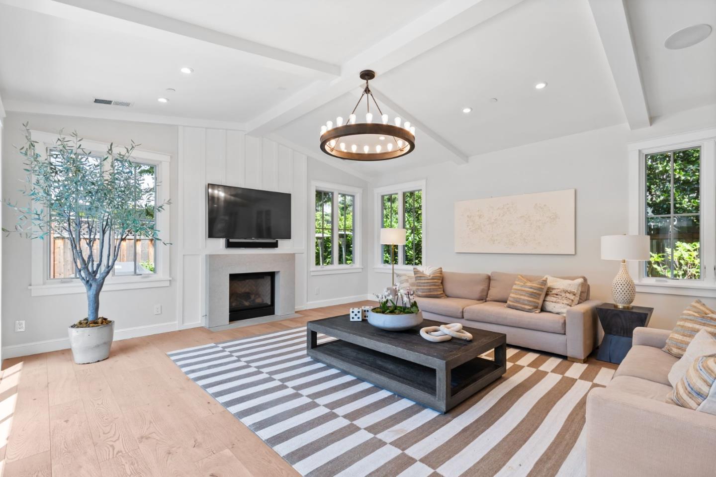 Detail Gallery Image 7 of 27 For 378 Felton Dr, Menlo Park,  CA 94025 - 4 Beds | 3 Baths