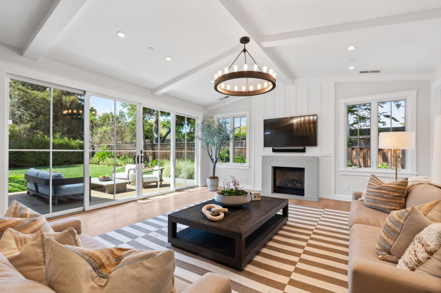 Detail Gallery Image 8 of 27 For 378 Felton Dr, Menlo Park,  CA 94025 - 4 Beds | 3 Baths