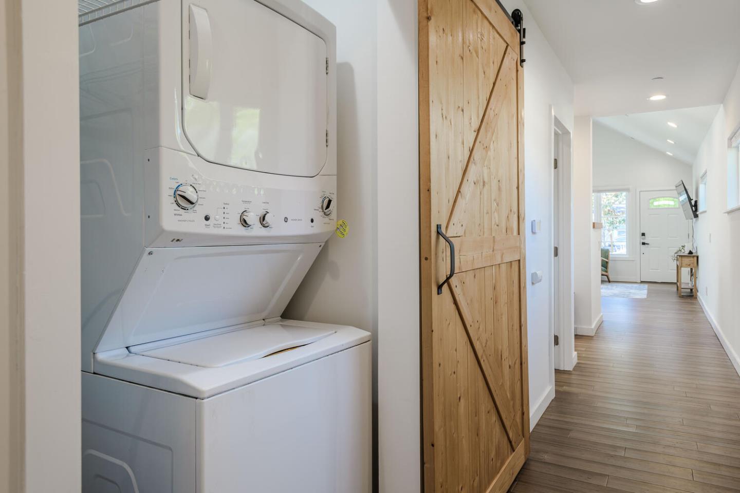 Detail Gallery Image 11 of 27 For 1115 Davis St, Redwood City,  CA 94061 - 2 Beds | 2 Baths
