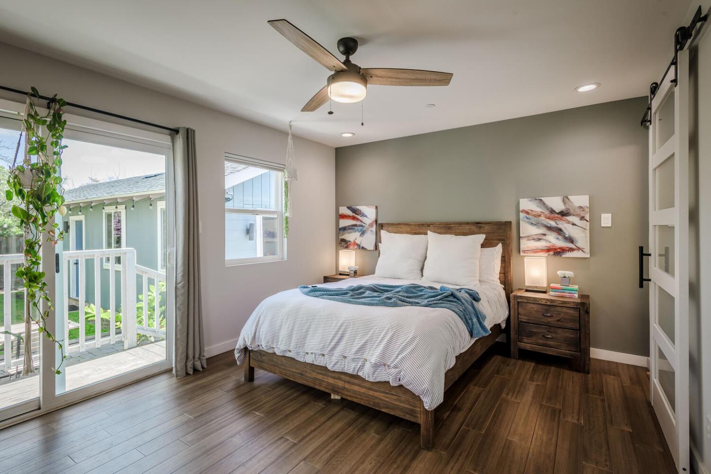 Detail Gallery Image 12 of 27 For 1115 Davis St, Redwood City,  CA 94061 - 2 Beds | 2 Baths