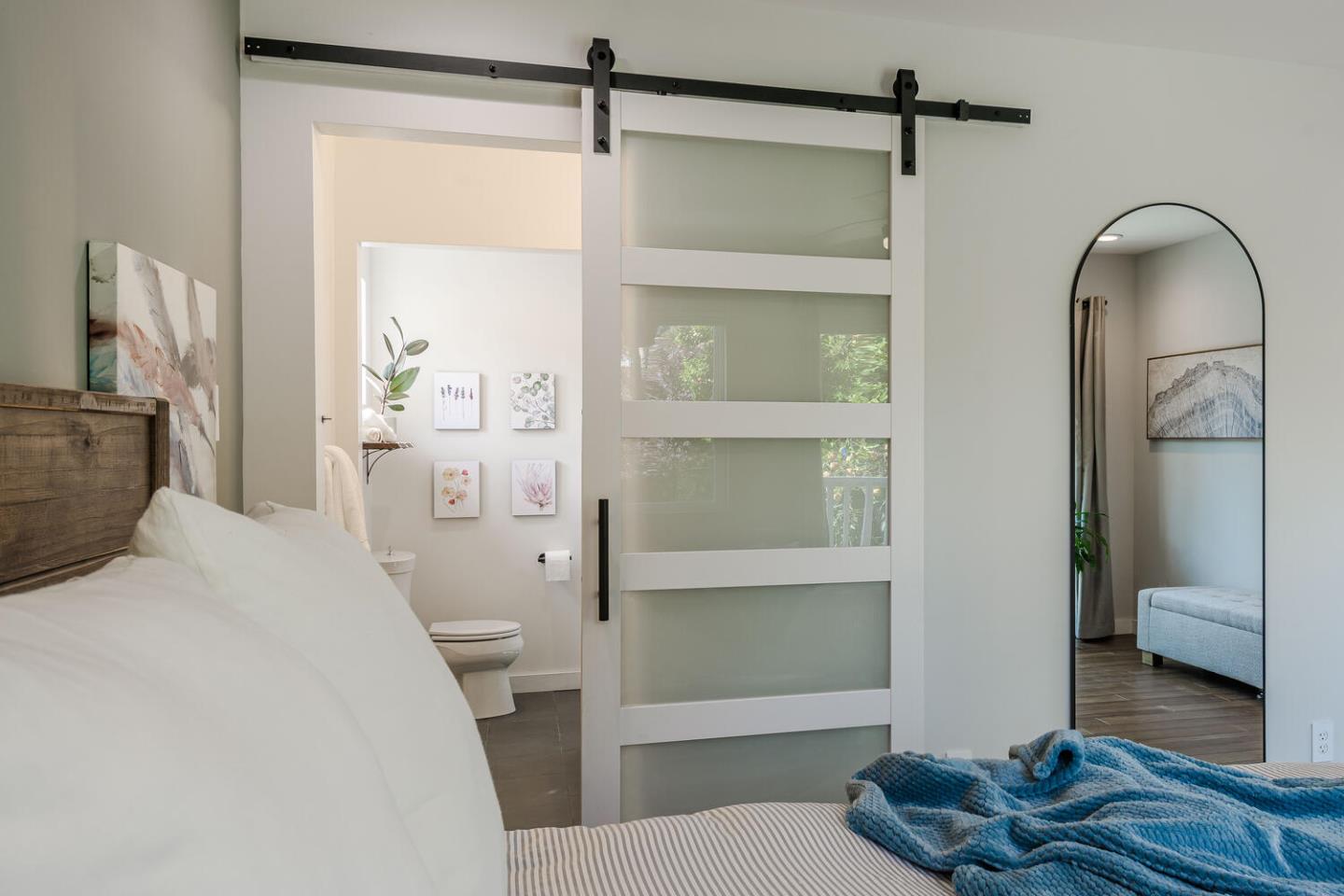 Detail Gallery Image 14 of 27 For 1115 Davis St, Redwood City,  CA 94061 - 2 Beds | 2 Baths