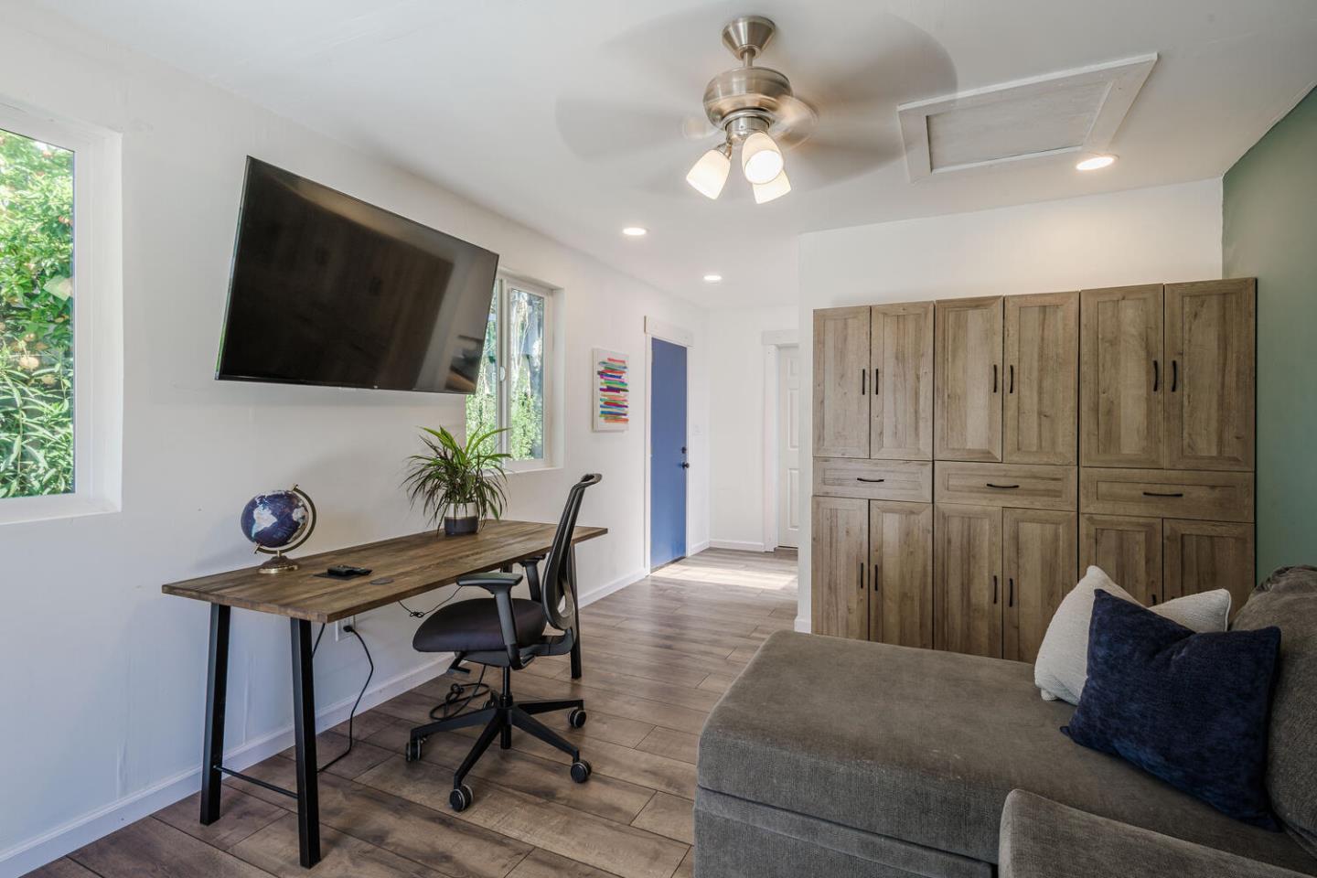 Detail Gallery Image 21 of 27 For 1115 Davis St, Redwood City,  CA 94061 - 2 Beds | 2 Baths