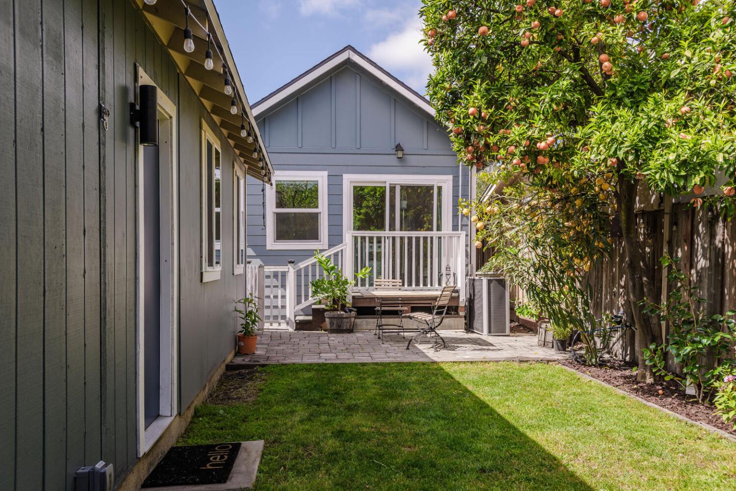 Detail Gallery Image 25 of 27 For 1115 Davis St, Redwood City,  CA 94061 - 2 Beds | 2 Baths