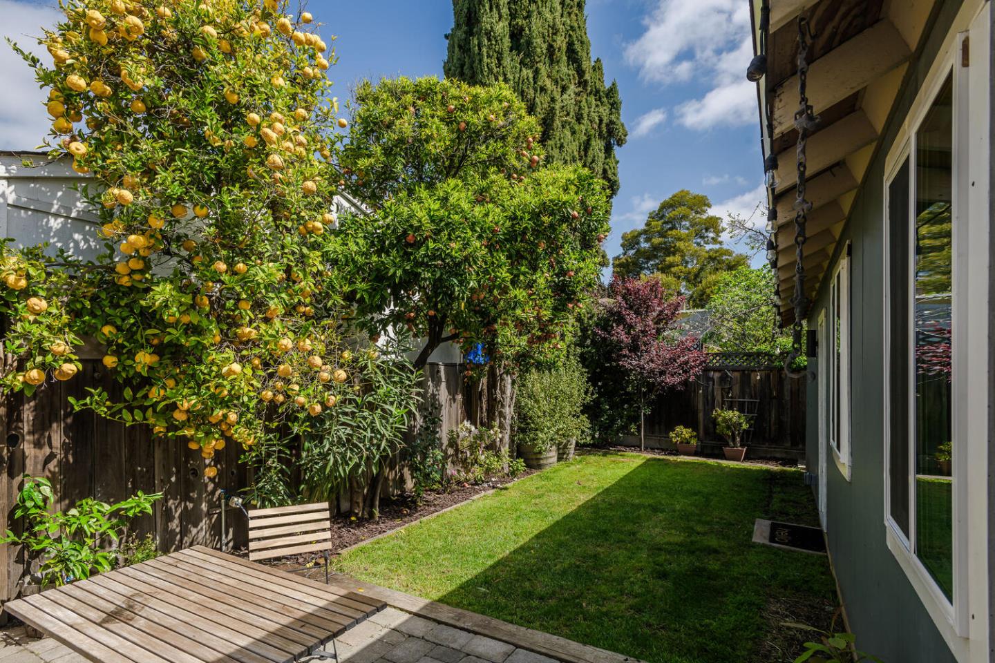 Detail Gallery Image 26 of 27 For 1115 Davis St, Redwood City,  CA 94061 - 2 Beds | 2 Baths