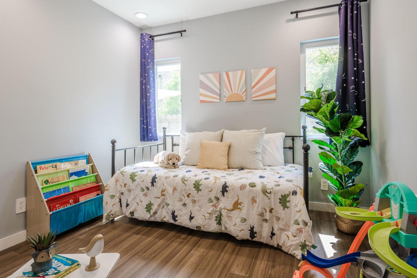 Detail Gallery Image 9 of 27 For 1115 Davis St, Redwood City,  CA 94061 - 2 Beds | 2 Baths