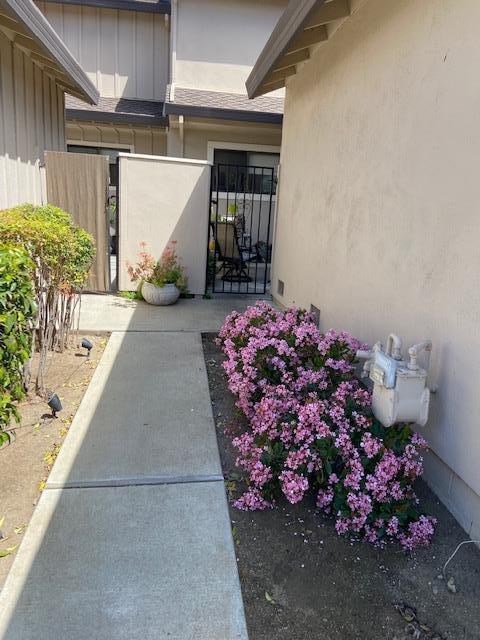 Detail Gallery Image 3 of 44 For 270 Joes Ln, Hollister,  CA 95023 - 2 Beds | 2/1 Baths