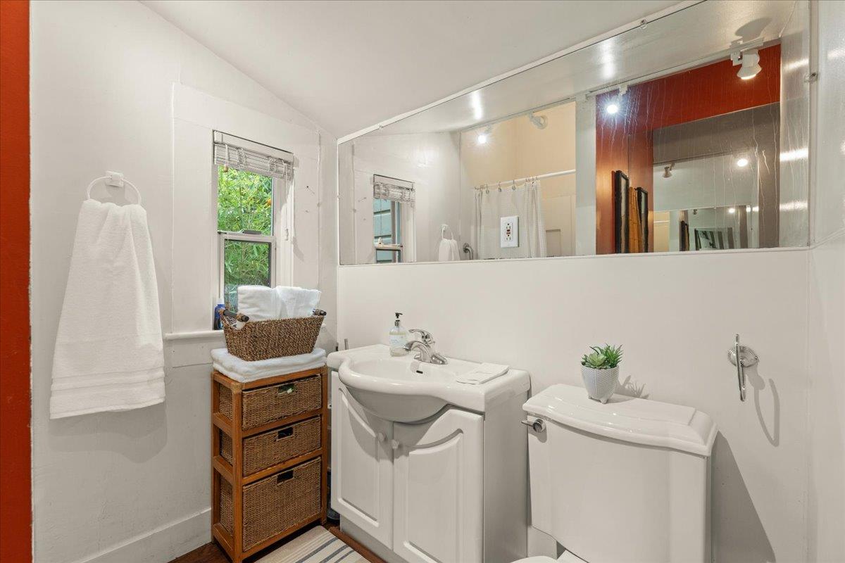 Detail Gallery Image 17 of 25 For 815 River St, Santa Cruz,  CA 95060 - 2 Beds | 1 Baths