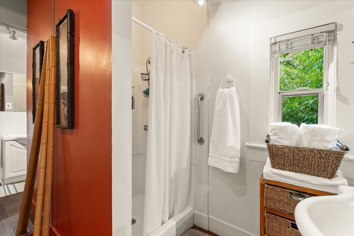 Detail Gallery Image 18 of 25 For 815 River St, Santa Cruz,  CA 95060 - 2 Beds | 1 Baths