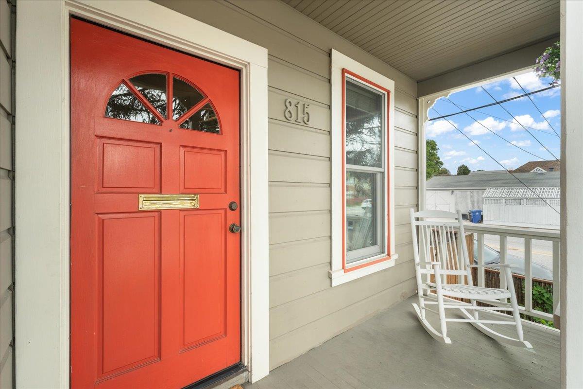Detail Gallery Image 4 of 25 For 815 River St, Santa Cruz,  CA 95060 - 2 Beds | 1 Baths