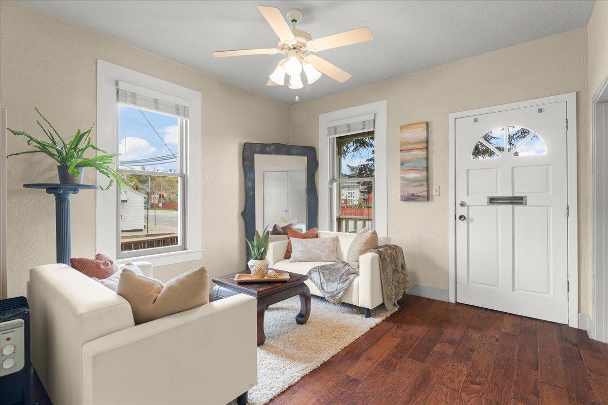 Detail Gallery Image 7 of 25 For 815 River St, Santa Cruz,  CA 95060 - 2 Beds | 1 Baths