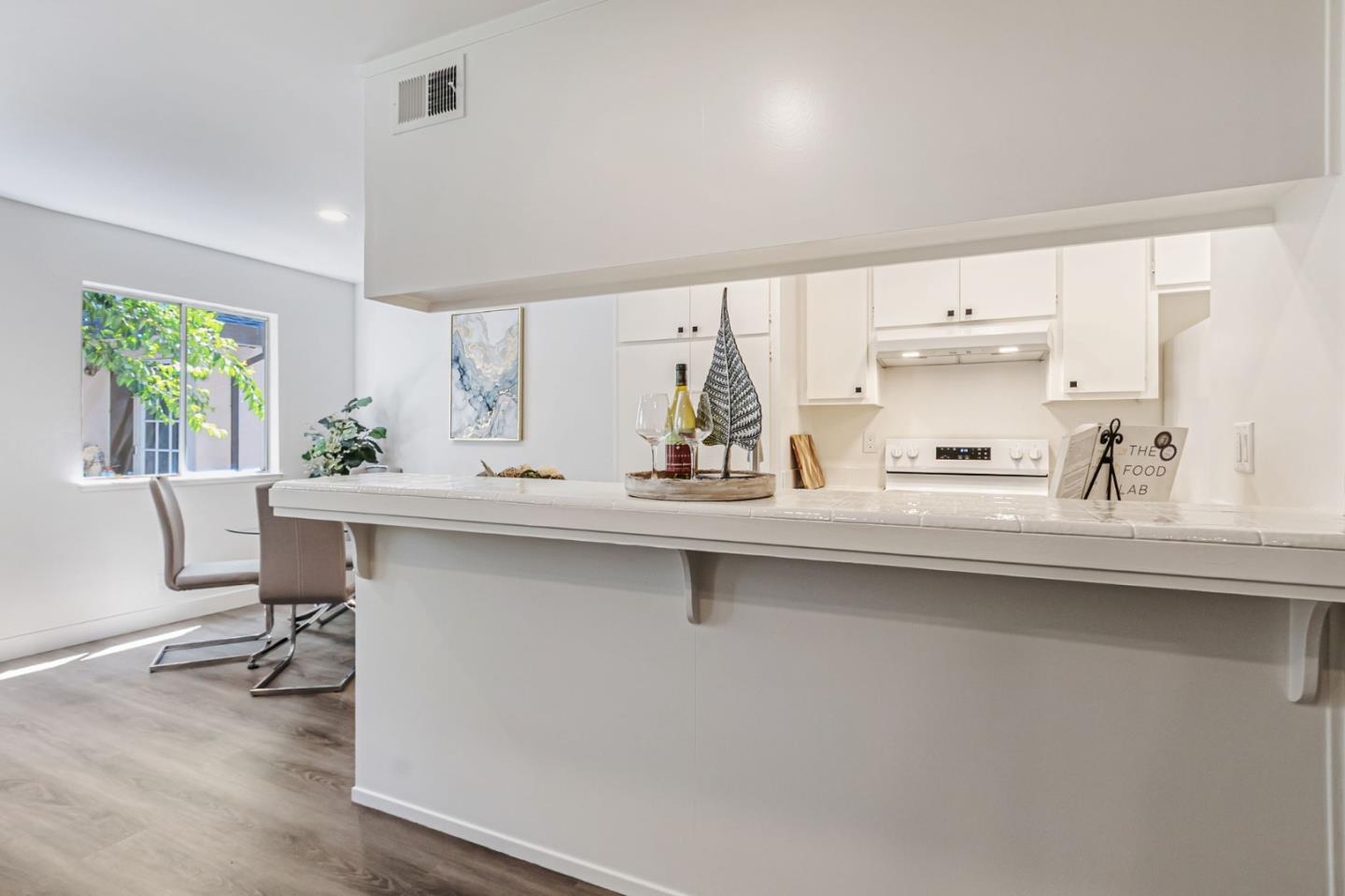 Detail Gallery Image 10 of 28 For 4643 Capay Dr #3,  San Jose,  CA 95118 - 2 Beds | 1 Baths