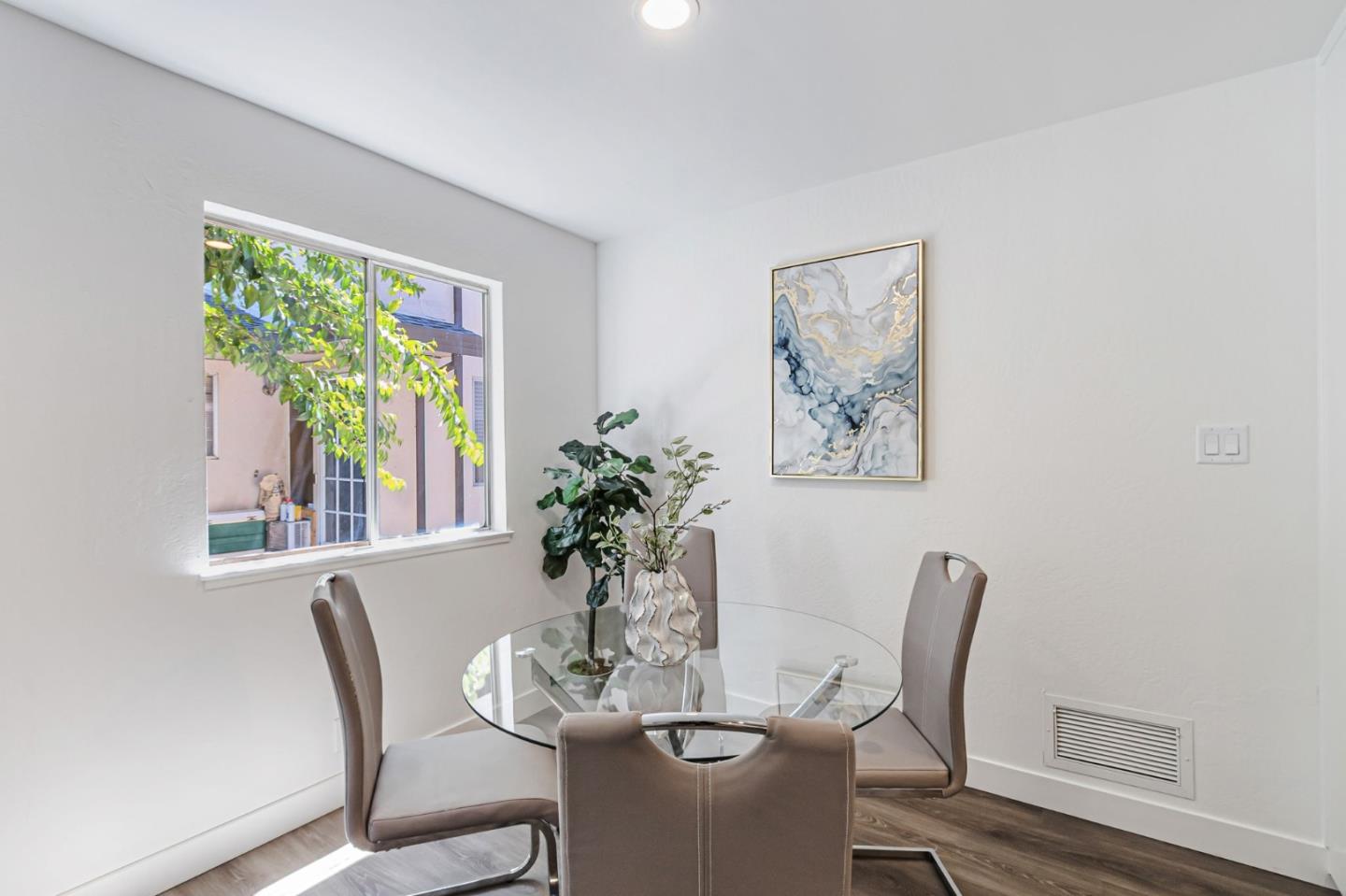 Detail Gallery Image 11 of 28 For 4643 Capay Dr #3,  San Jose,  CA 95118 - 2 Beds | 1 Baths