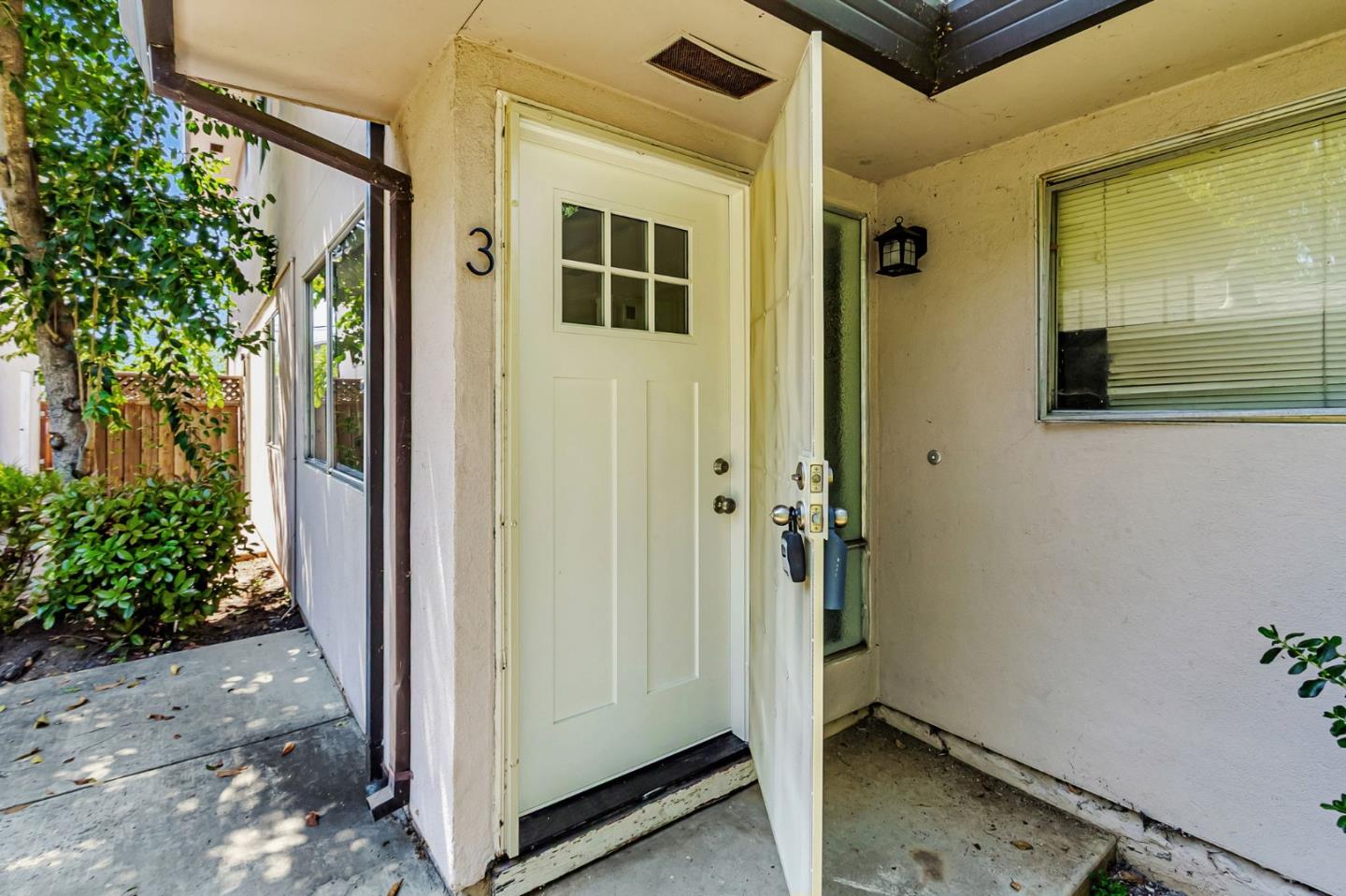 Detail Gallery Image 2 of 28 For 4643 Capay Dr #3,  San Jose,  CA 95118 - 2 Beds | 1 Baths