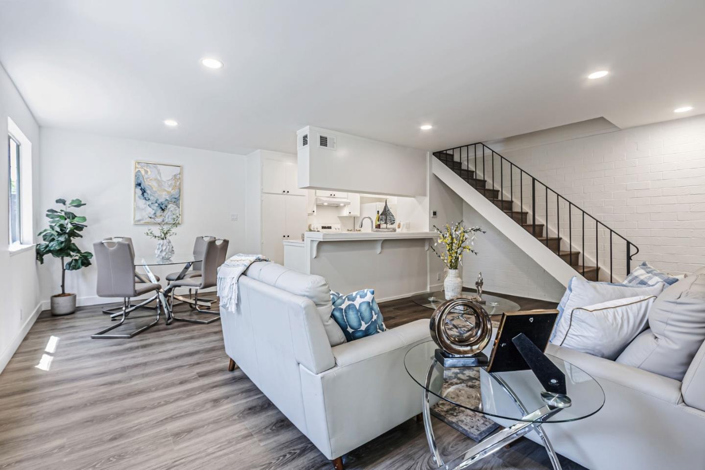 Detail Gallery Image 3 of 28 For 4643 Capay Dr #3,  San Jose,  CA 95118 - 2 Beds | 1 Baths
