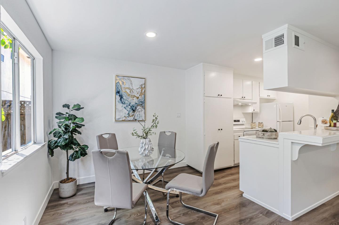 Detail Gallery Image 7 of 28 For 4643 Capay Dr #3,  San Jose,  CA 95118 - 2 Beds | 1 Baths