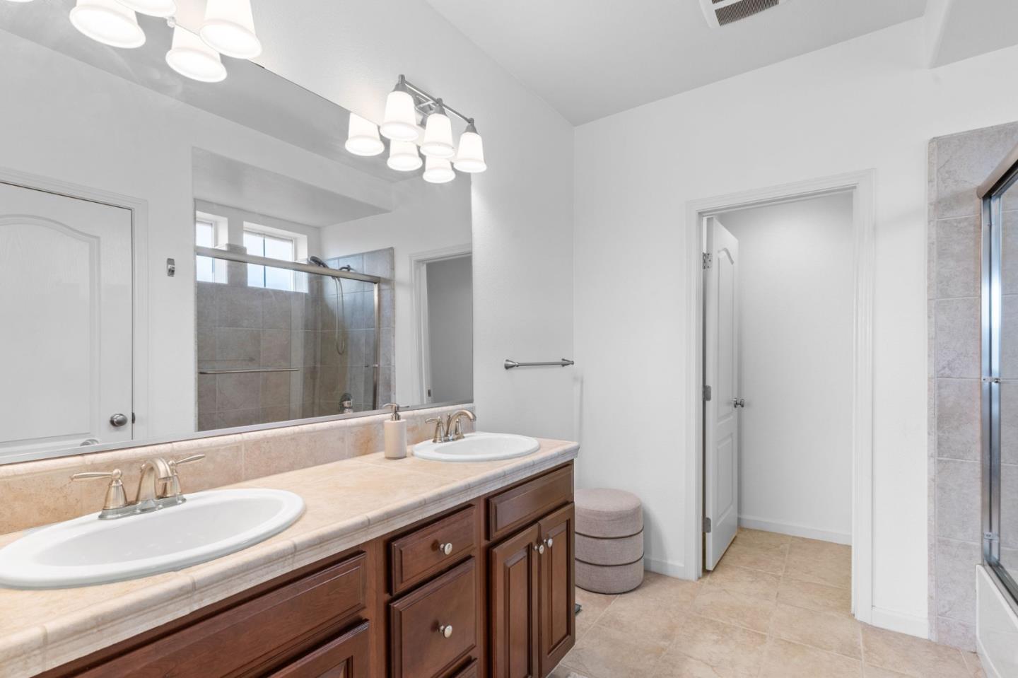 Detail Gallery Image 13 of 16 For 632 Moss Way, Hayward,  CA 94541 - 4 Beds | 2/2 Baths