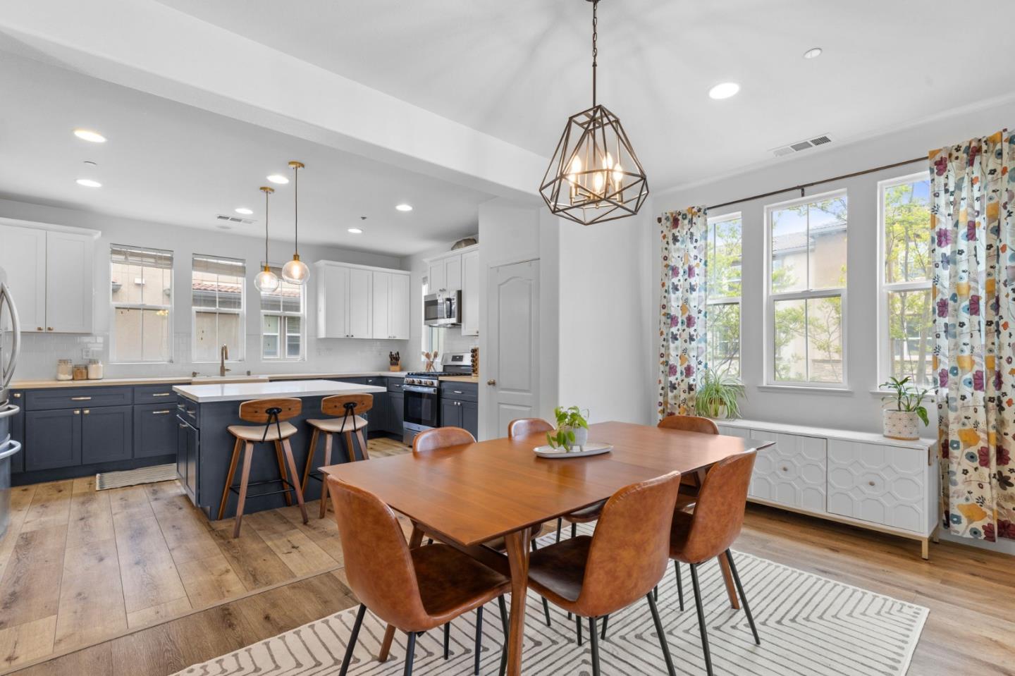 Detail Gallery Image 5 of 16 For 632 Moss Way, Hayward,  CA 94541 - 4 Beds | 2/2 Baths