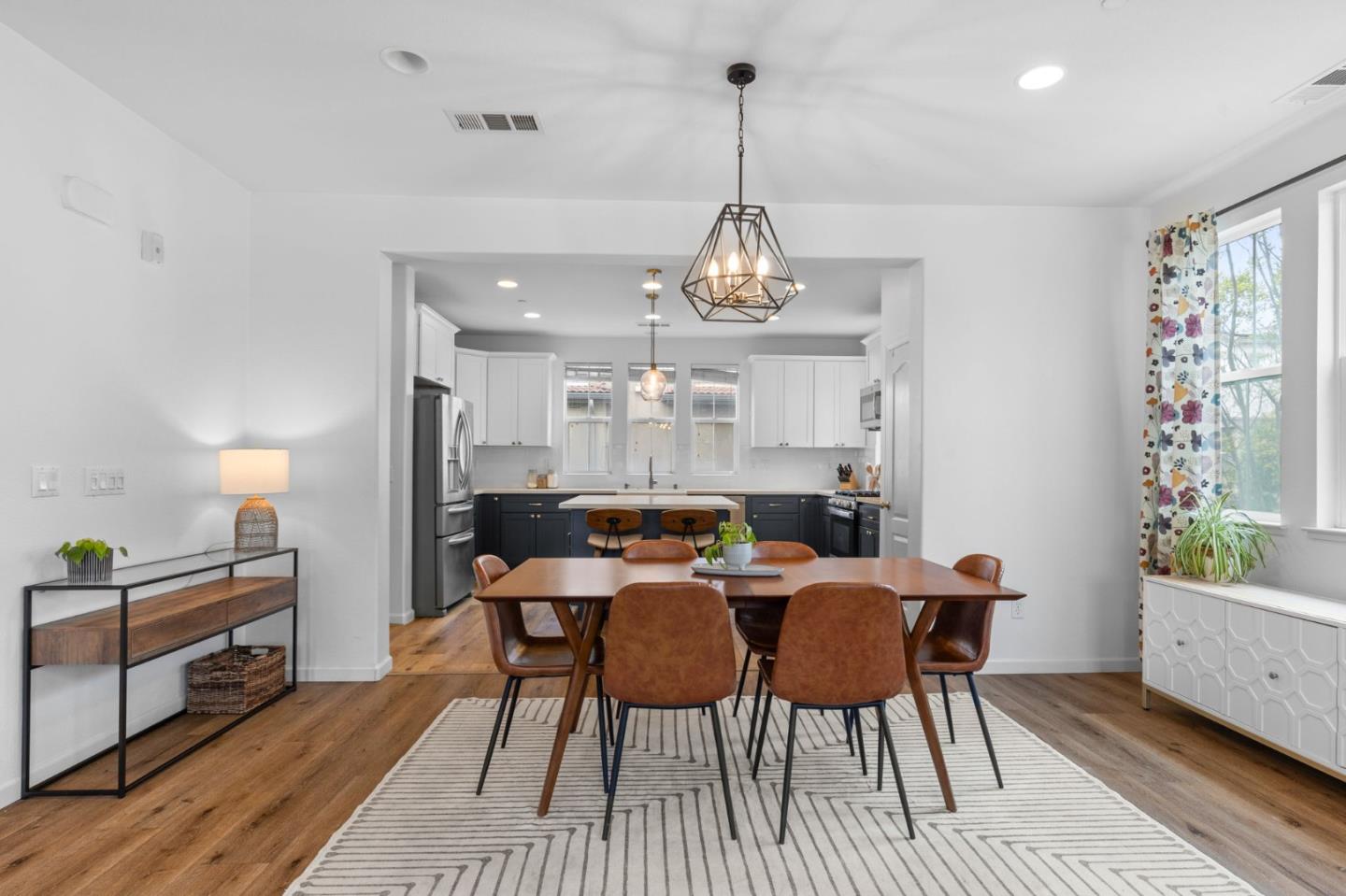 Detail Gallery Image 6 of 16 For 632 Moss Way, Hayward,  CA 94541 - 4 Beds | 2/2 Baths