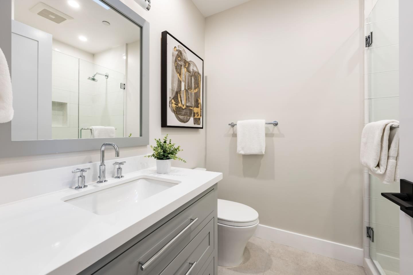 Detail Gallery Image 19 of 37 For 35 Hesketh Dr, Menlo Park,  CA 94025 - 5 Beds | 5/2 Baths