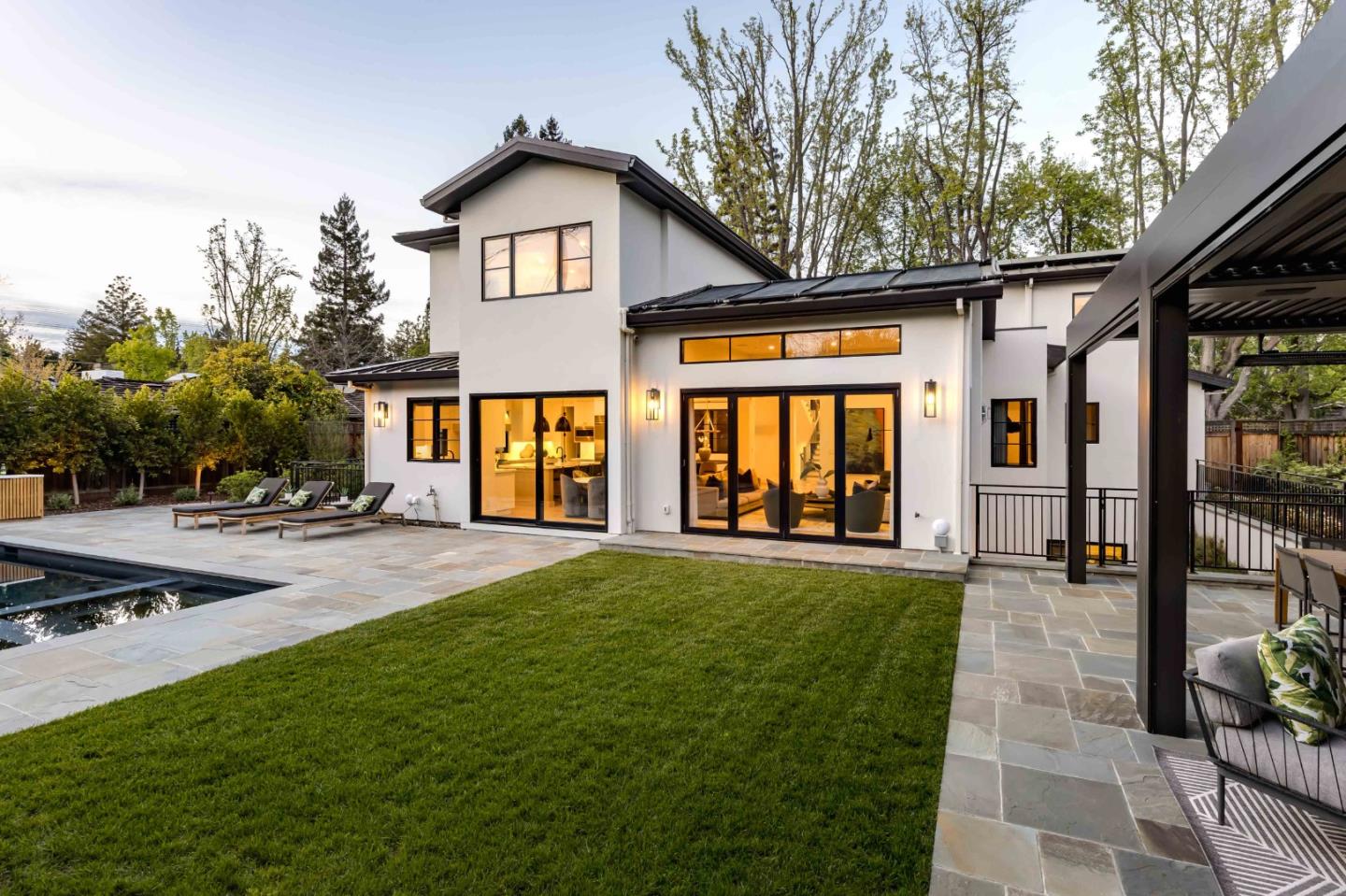 Detail Gallery Image 23 of 37 For 35 Hesketh Dr, Menlo Park,  CA 94025 - 5 Beds | 5/2 Baths