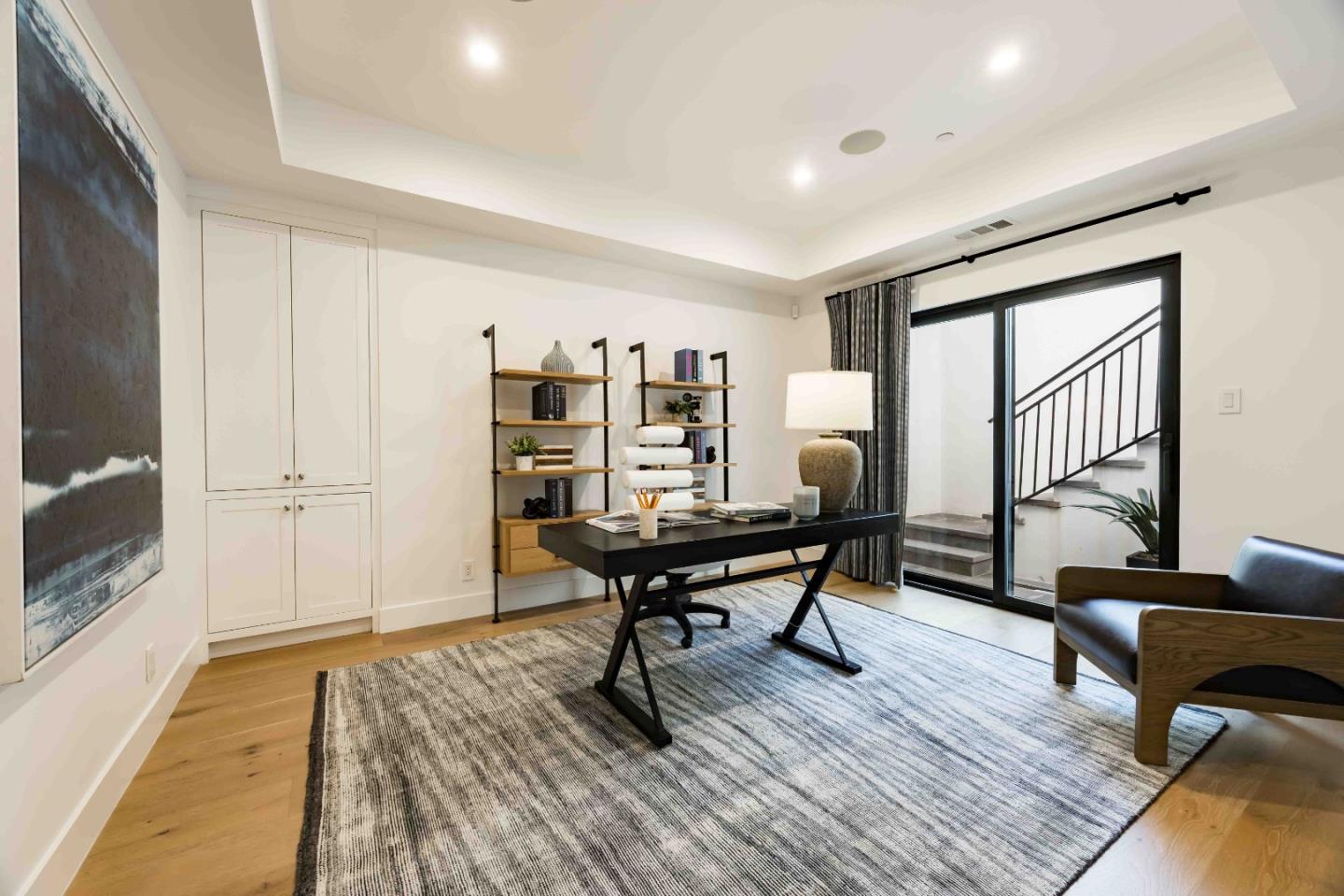 Detail Gallery Image 32 of 37 For 35 Hesketh Dr, Menlo Park,  CA 94025 - 5 Beds | 5/2 Baths