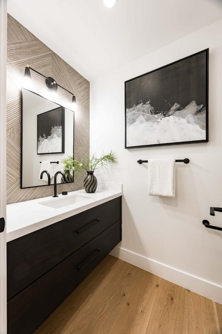 Detail Gallery Image 33 of 37 For 35 Hesketh Dr, Menlo Park,  CA 94025 - 5 Beds | 5/2 Baths