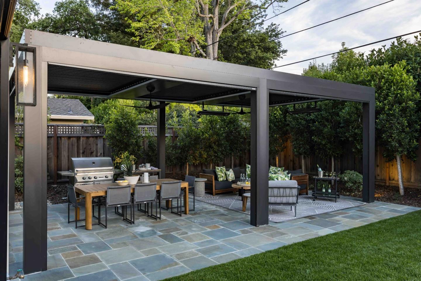 Detail Gallery Image 35 of 37 For 35 Hesketh Dr, Menlo Park,  CA 94025 - 5 Beds | 5/2 Baths
