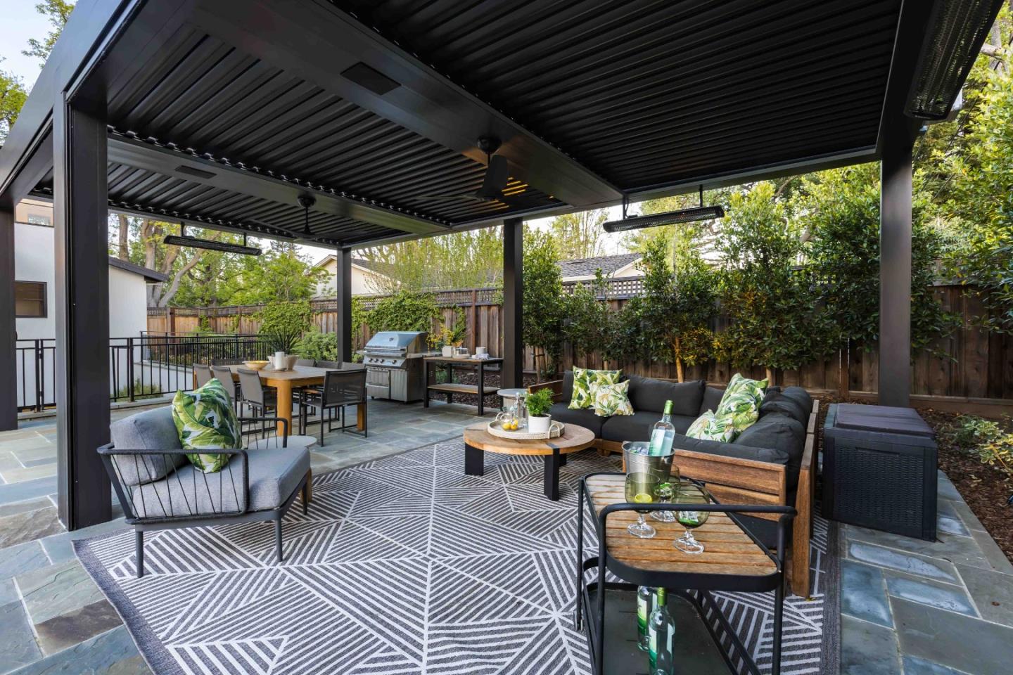 Detail Gallery Image 36 of 37 For 35 Hesketh Dr, Menlo Park,  CA 94025 - 5 Beds | 5/2 Baths