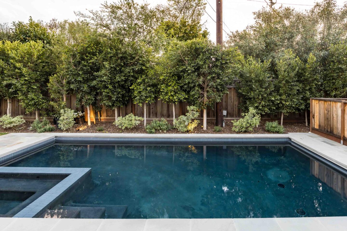 Detail Gallery Image 37 of 37 For 35 Hesketh Dr, Menlo Park,  CA 94025 - 5 Beds | 5/2 Baths