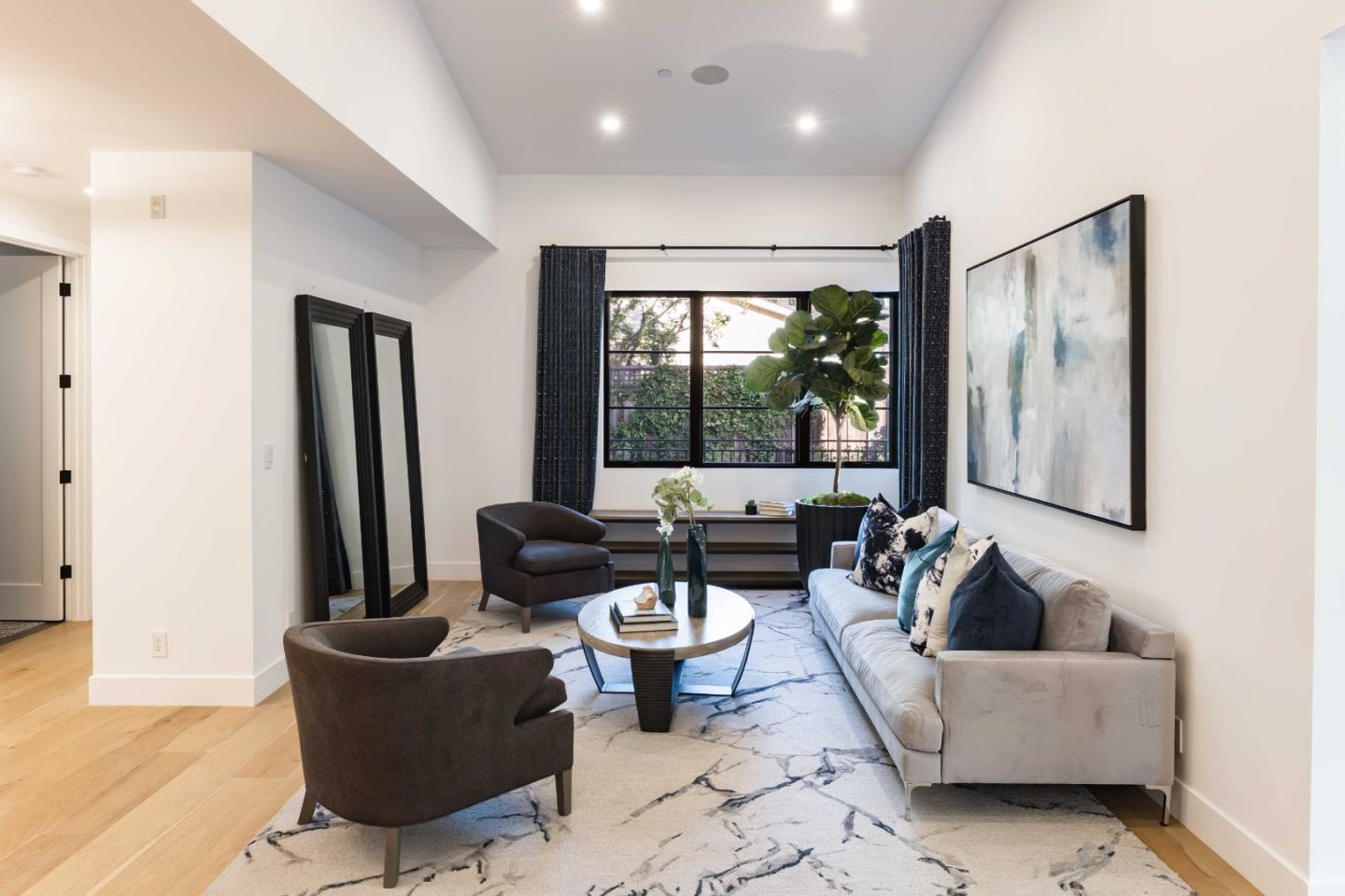 Detail Gallery Image 5 of 37 For 35 Hesketh Dr, Menlo Park,  CA 94025 - 5 Beds | 5/2 Baths