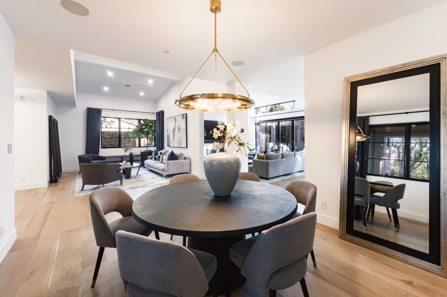 Detail Gallery Image 6 of 37 For 35 Hesketh Dr, Menlo Park,  CA 94025 - 5 Beds | 5/2 Baths
