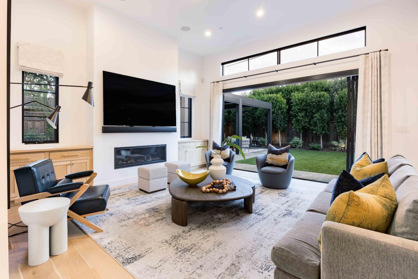 Detail Gallery Image 7 of 37 For 35 Hesketh Dr, Menlo Park,  CA 94025 - 5 Beds | 5/2 Baths