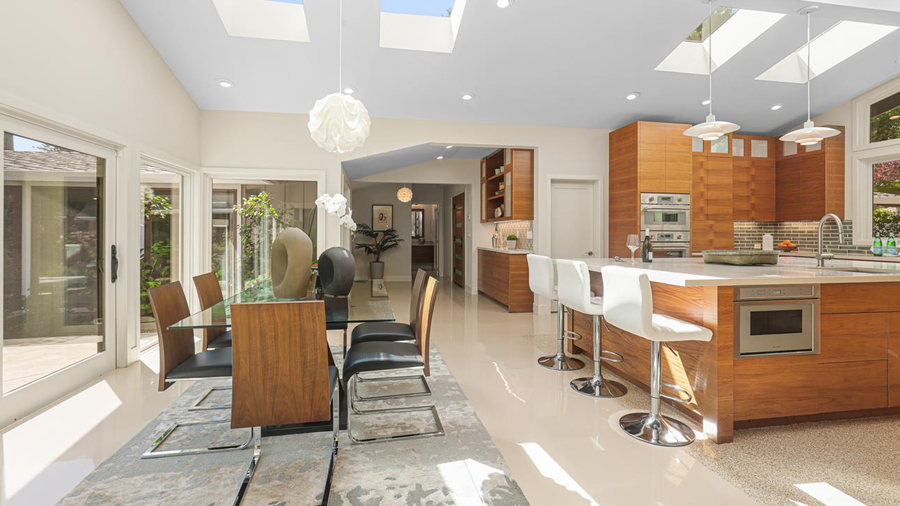 Detail Gallery Image 10 of 40 For 831 La Mesa Dr, Portola Valley,  CA 94028 - 3 Beds | 3/1 Baths