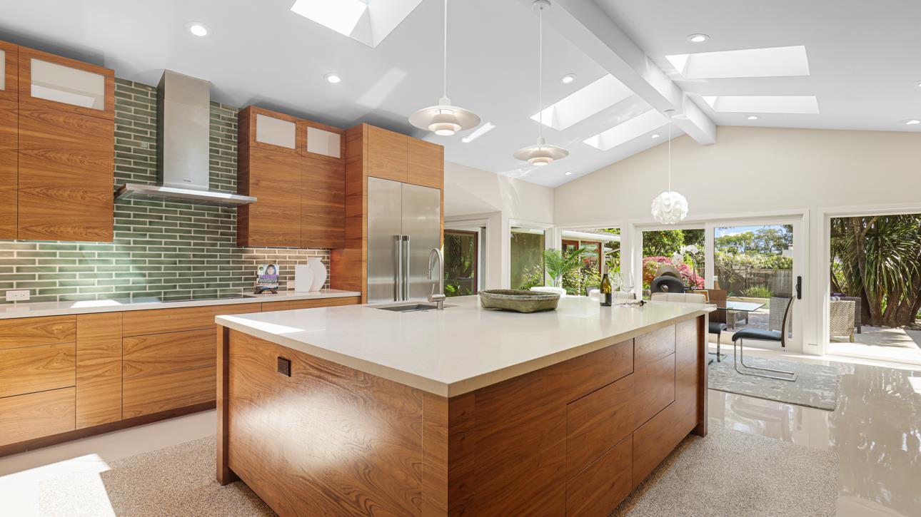 Detail Gallery Image 12 of 40 For 831 La Mesa Dr, Portola Valley,  CA 94028 - 3 Beds | 3/1 Baths