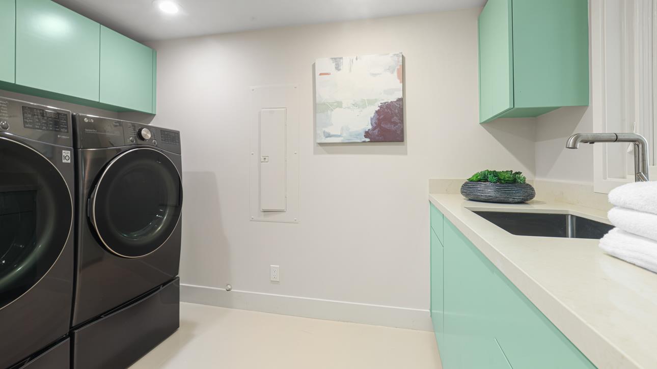 Detail Gallery Image 18 of 40 For 831 La Mesa Dr, Portola Valley,  CA 94028 - 3 Beds | 3/1 Baths