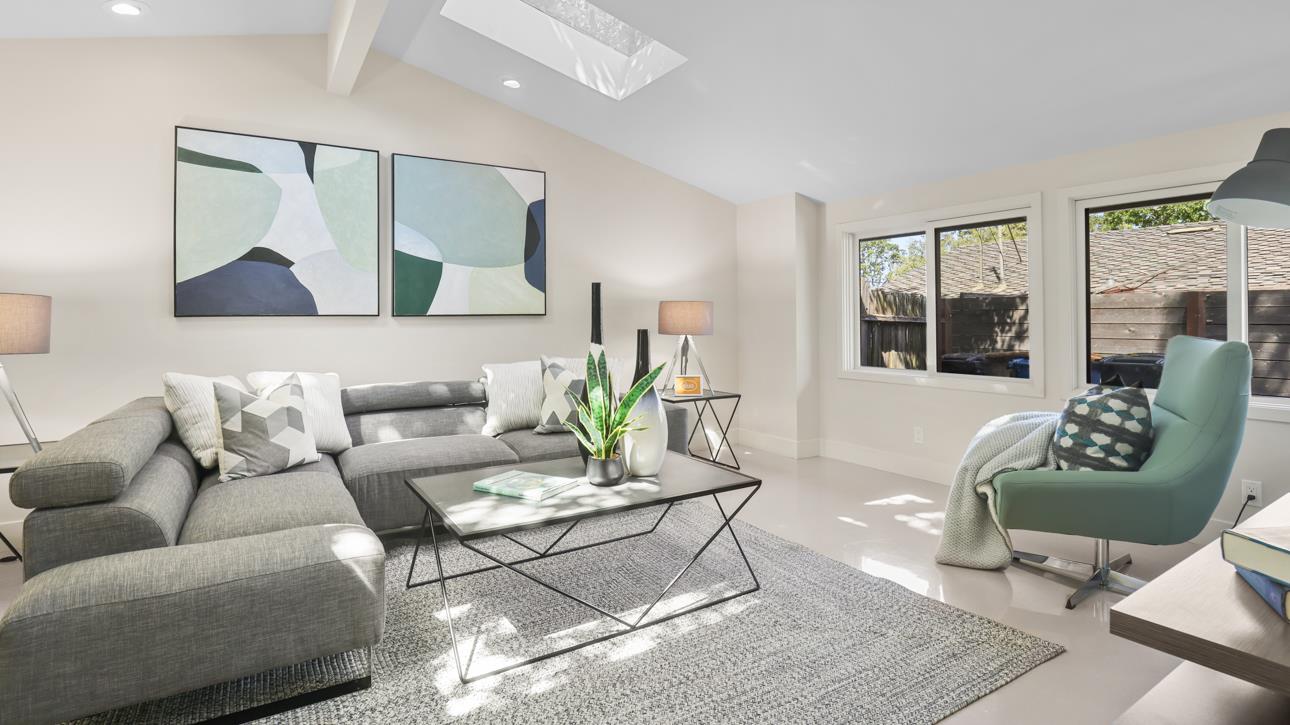 Detail Gallery Image 19 of 40 For 831 La Mesa Dr, Portola Valley,  CA 94028 - 3 Beds | 3/1 Baths