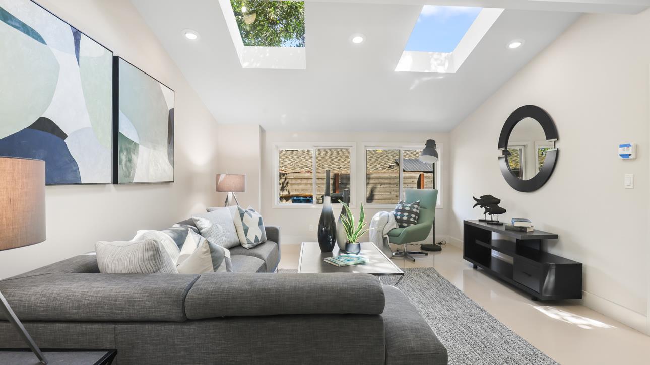 Detail Gallery Image 21 of 40 For 831 La Mesa Dr, Portola Valley,  CA 94028 - 3 Beds | 3/1 Baths