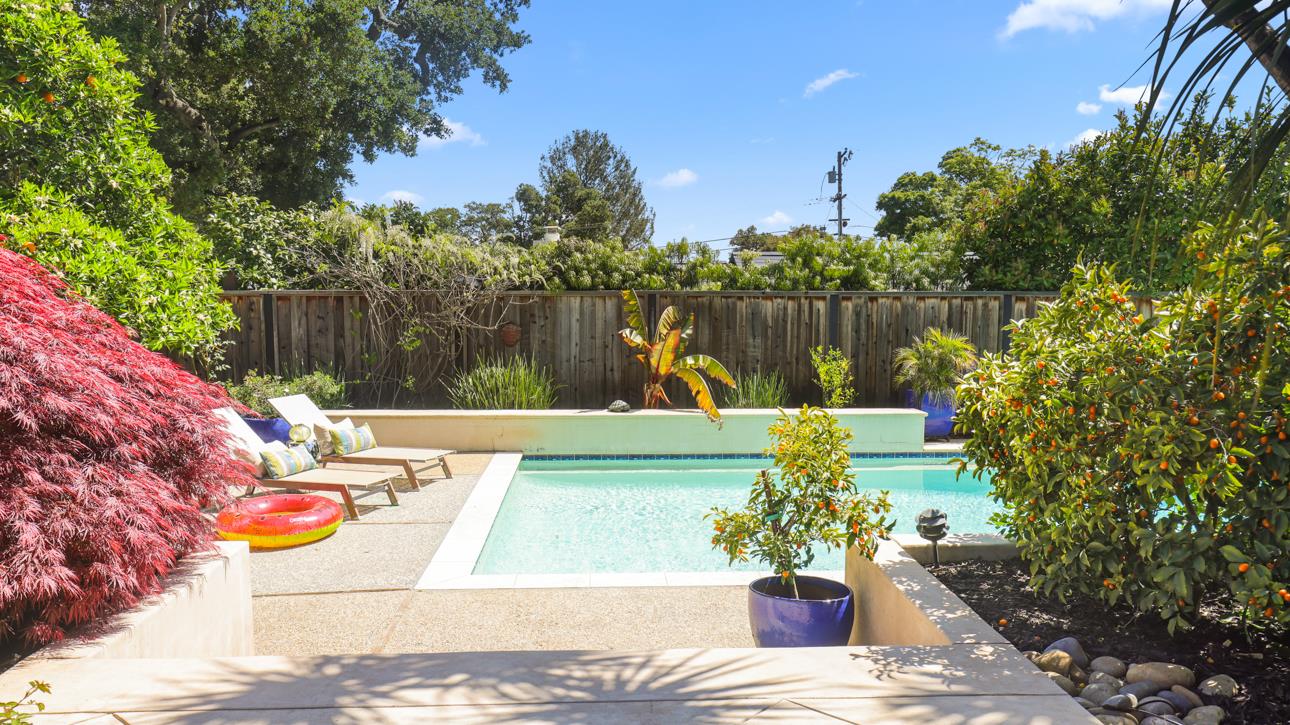Detail Gallery Image 26 of 40 For 831 La Mesa Dr, Portola Valley,  CA 94028 - 3 Beds | 3/1 Baths