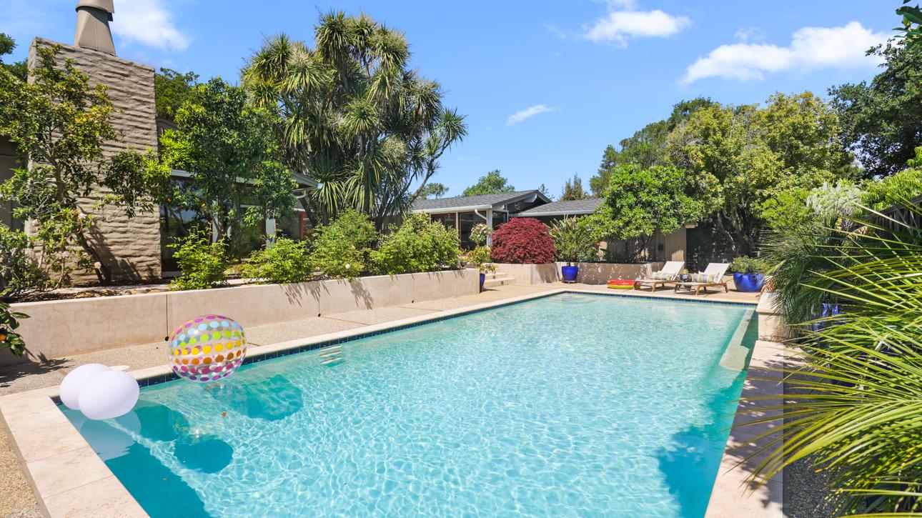 Detail Gallery Image 28 of 40 For 831 La Mesa Dr, Portola Valley,  CA 94028 - 3 Beds | 3/1 Baths