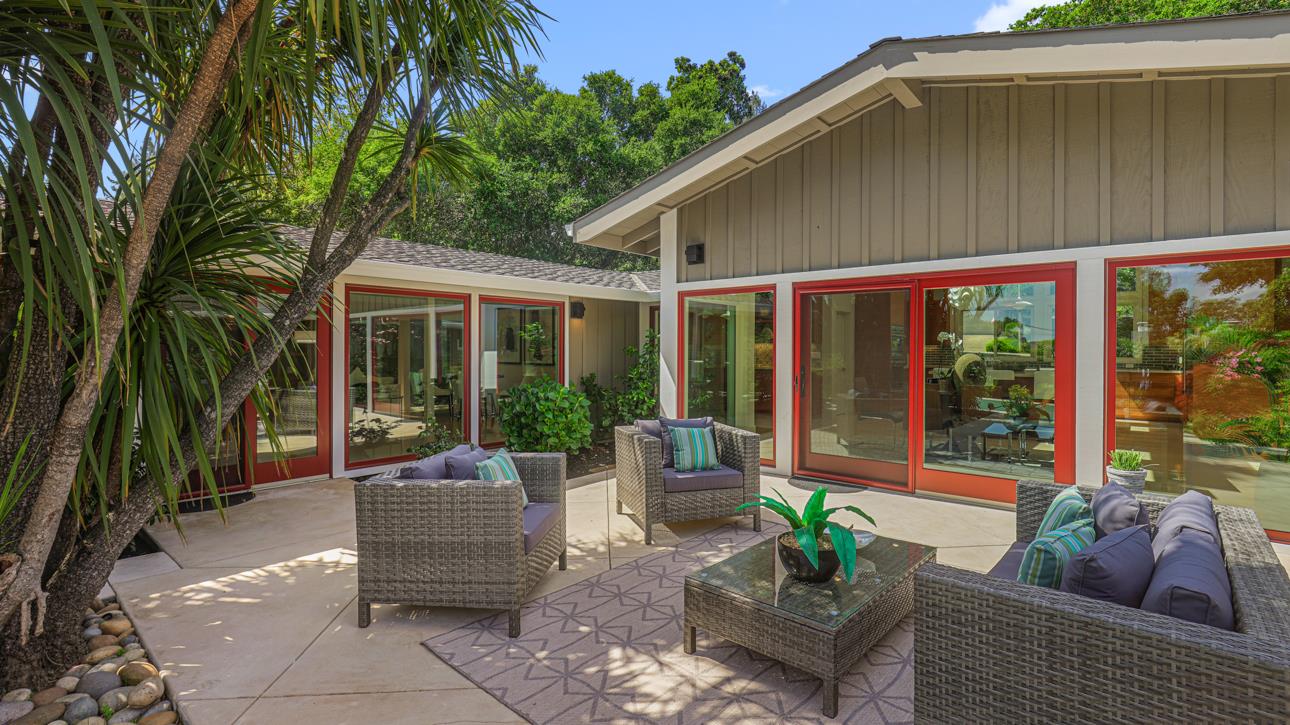Detail Gallery Image 30 of 40 For 831 La Mesa Dr, Portola Valley,  CA 94028 - 3 Beds | 3/1 Baths