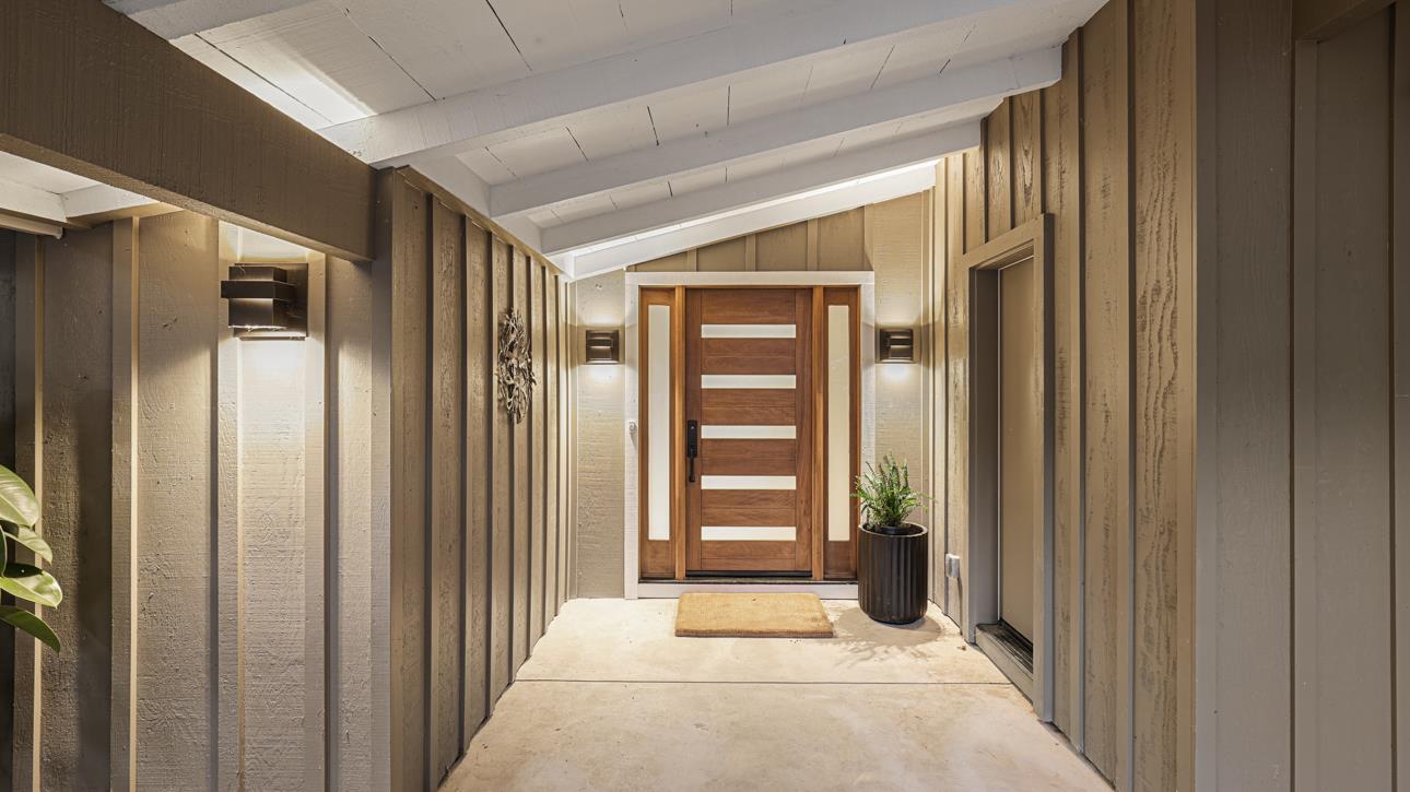 Detail Gallery Image 32 of 40 For 831 La Mesa Dr, Portola Valley,  CA 94028 - 3 Beds | 3/1 Baths