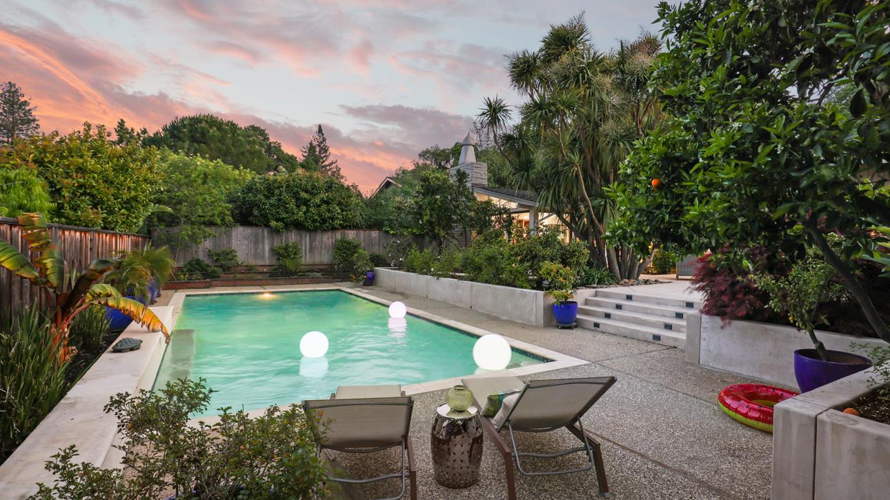 Detail Gallery Image 36 of 40 For 831 La Mesa Dr, Portola Valley,  CA 94028 - 3 Beds | 3/1 Baths