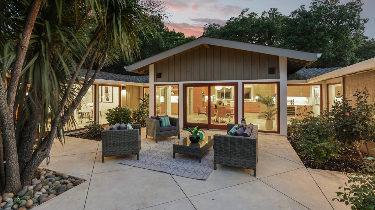 Detail Gallery Image 38 of 40 For 831 La Mesa Dr, Portola Valley,  CA 94028 - 3 Beds | 3/1 Baths