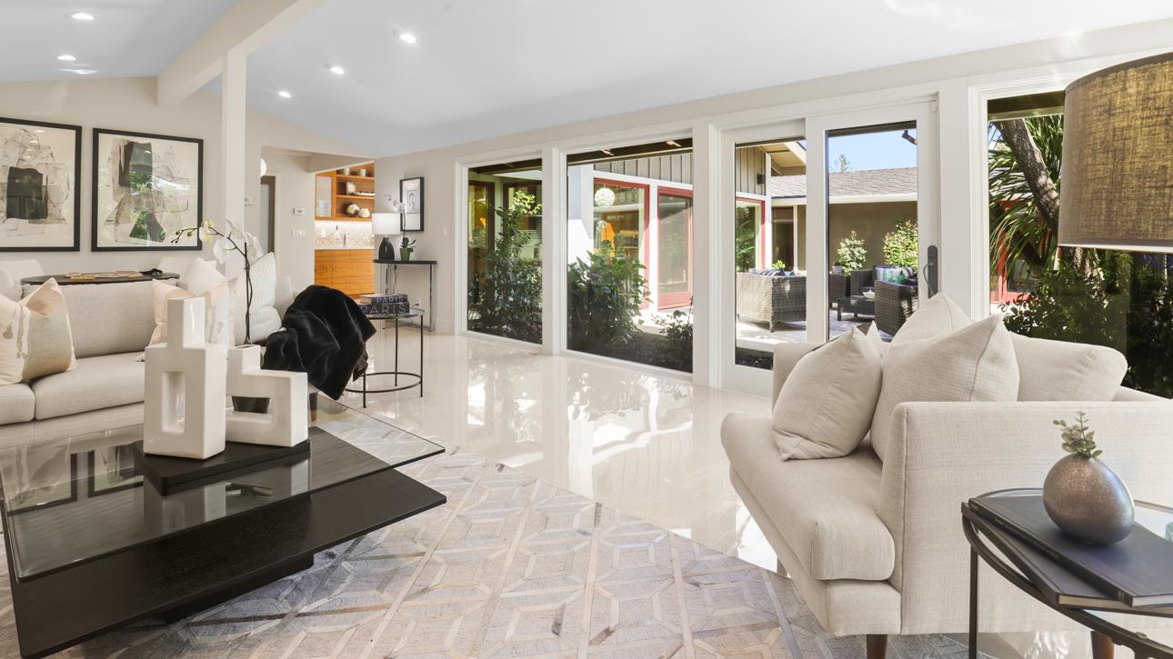Detail Gallery Image 5 of 40 For 831 La Mesa Dr, Portola Valley,  CA 94028 - 3 Beds | 3/1 Baths
