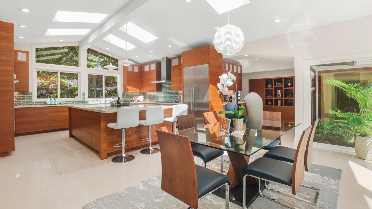 Detail Gallery Image 8 of 40 For 831 La Mesa Dr, Portola Valley,  CA 94028 - 3 Beds | 3/1 Baths