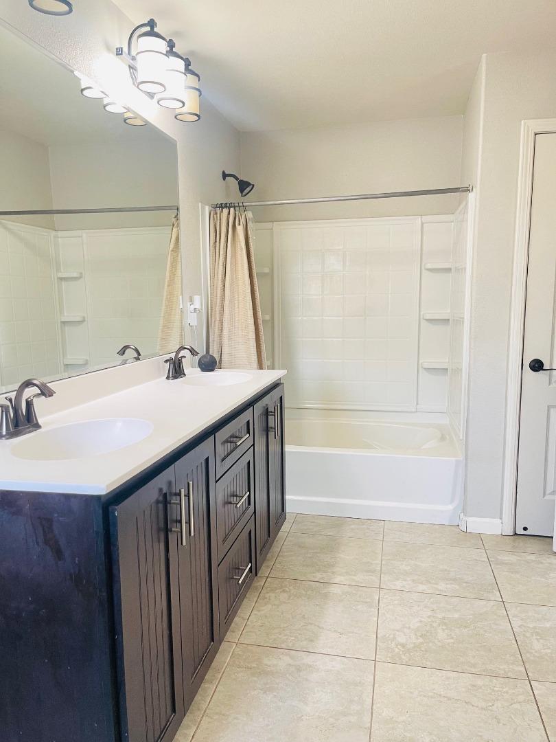 Detail Gallery Image 13 of 18 For 74 Caspian Way, Gilroy,  CA 95020 - 3 Beds | 2 Baths