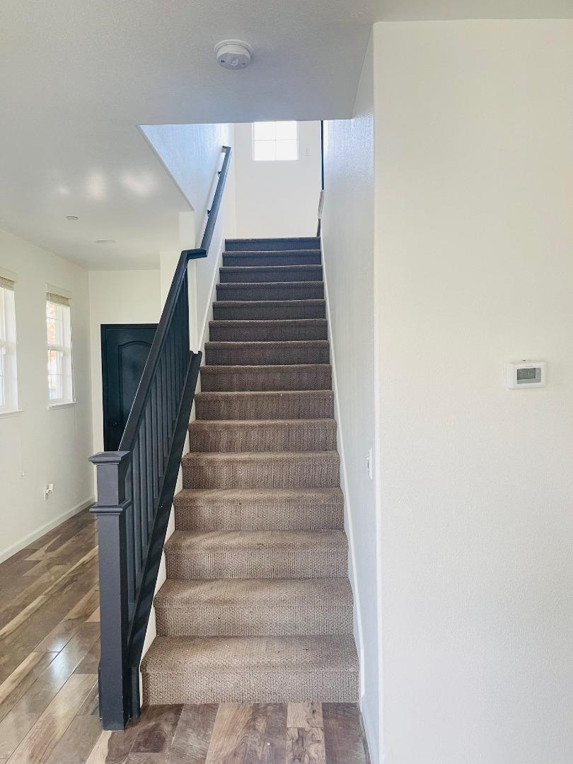Detail Gallery Image 6 of 18 For 74 Caspian Way, Gilroy,  CA 95020 - 3 Beds | 2 Baths